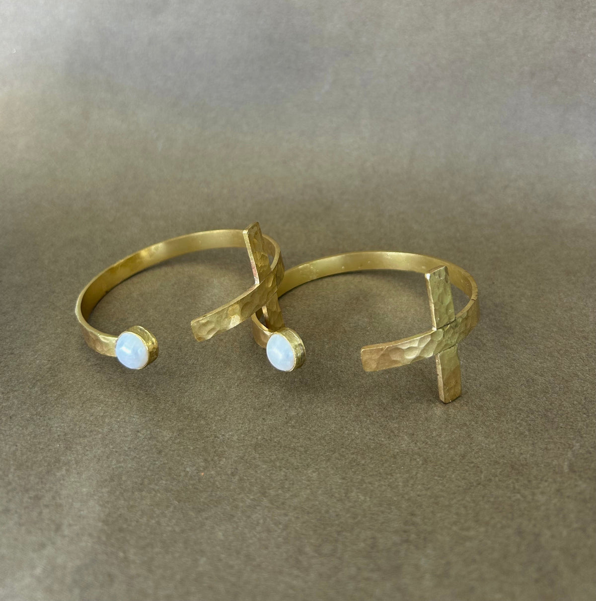 BRAZALETE CRUZ Y PERLA