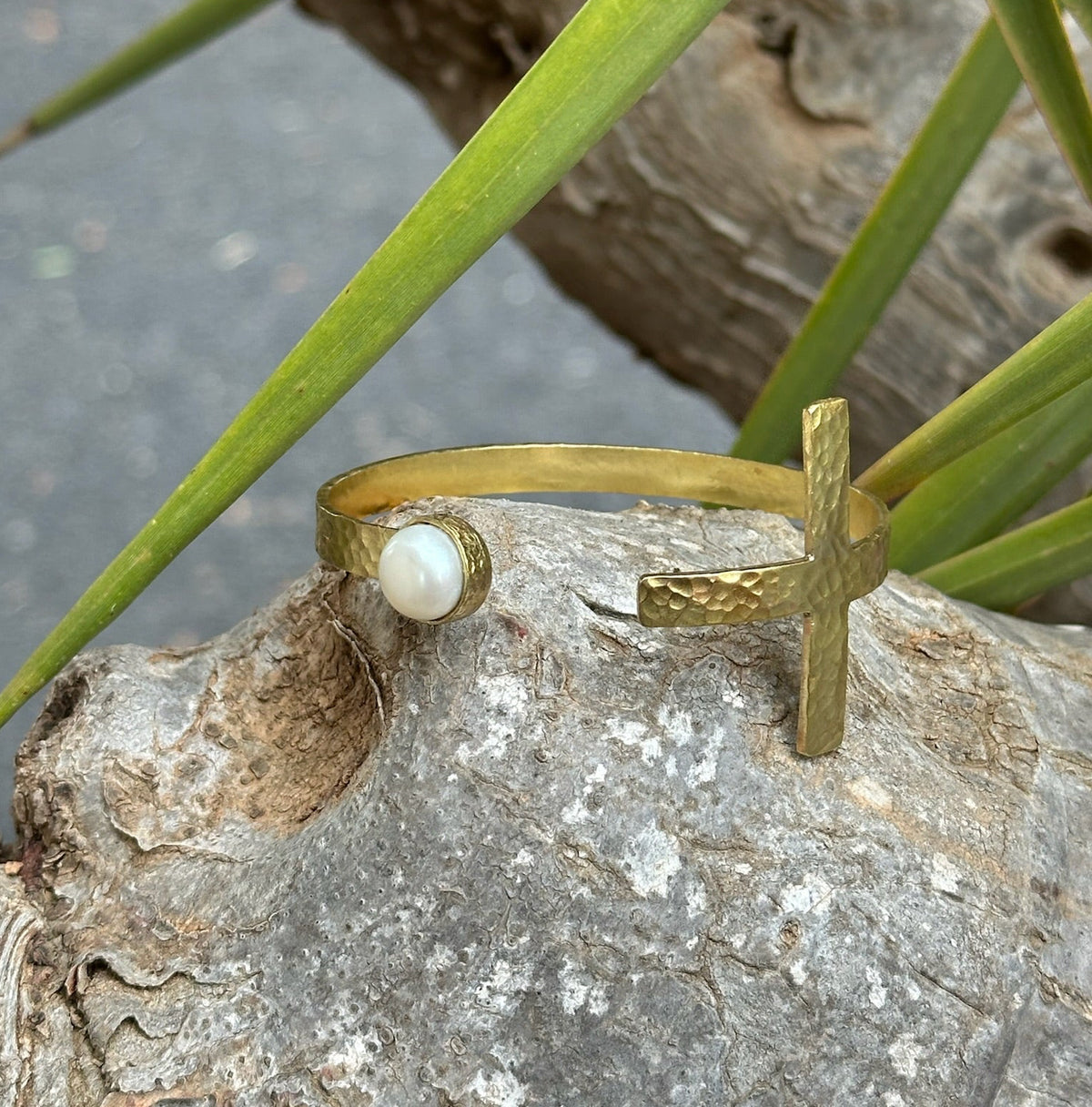 BRAZALETE CRUZ Y PERLA