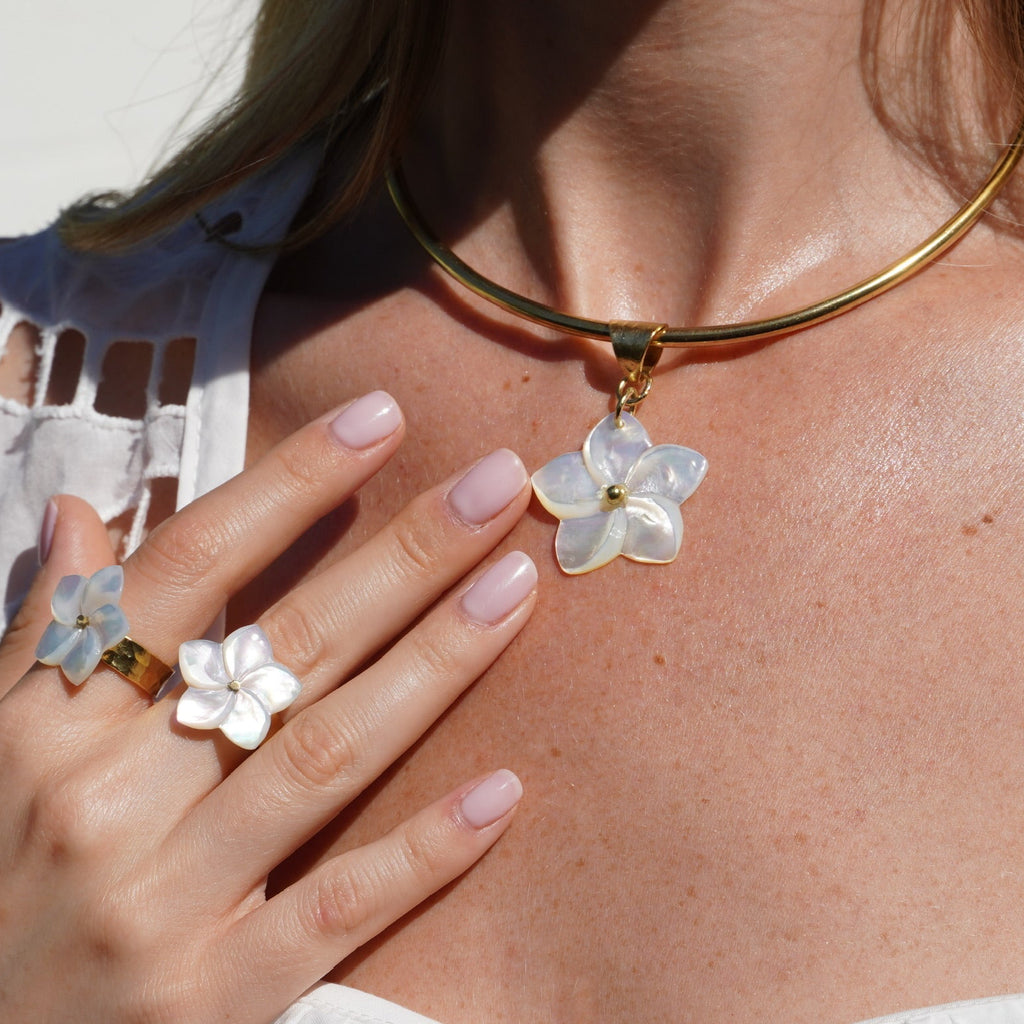 FRANGIPANI PENDANT