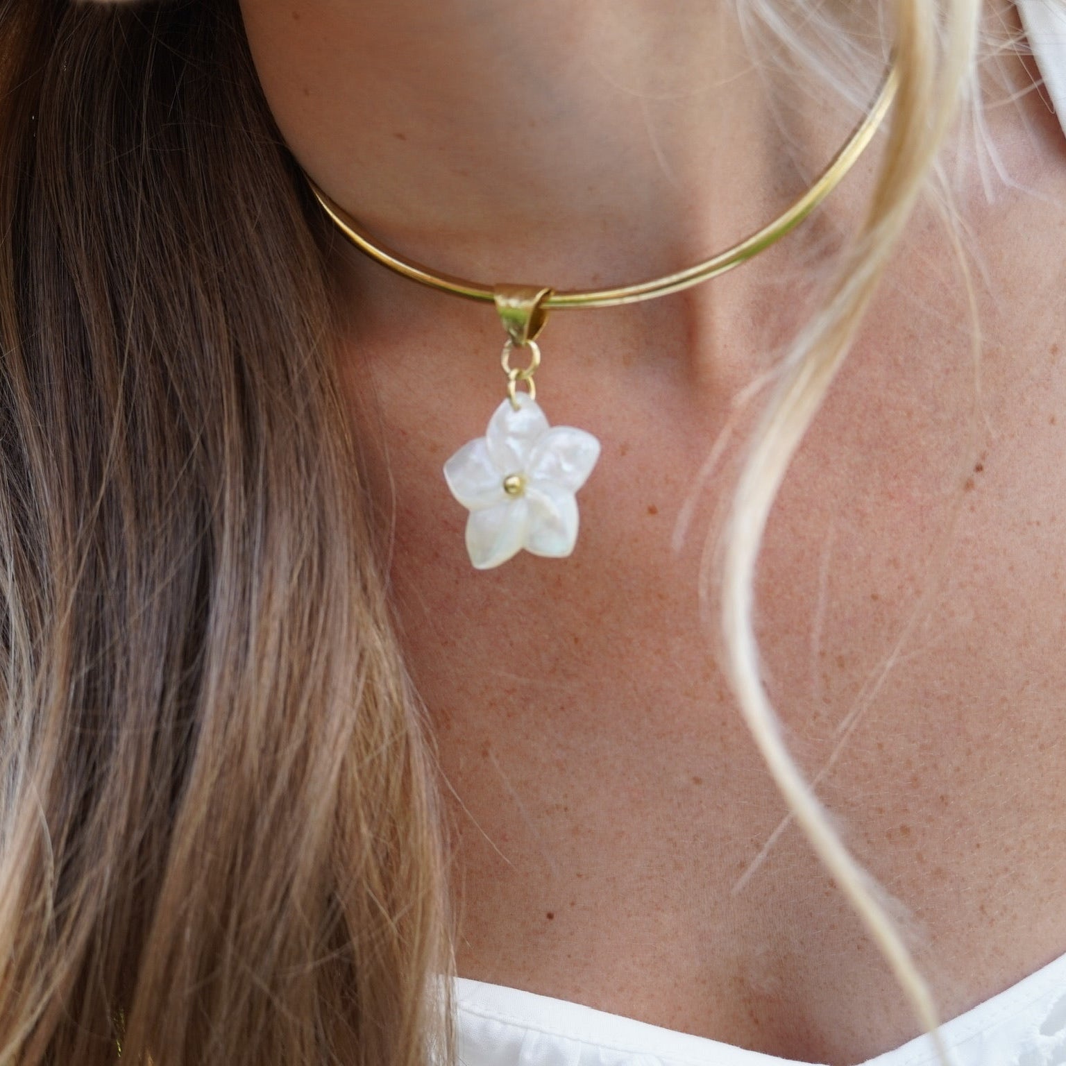 FRANGIPANI PENDANT