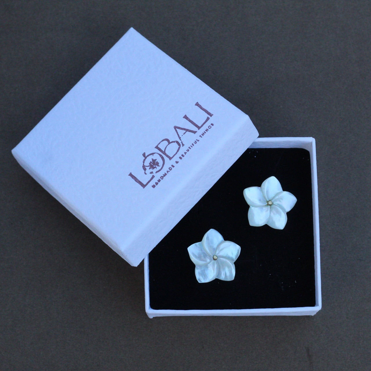 FRANGIPANI STUD
