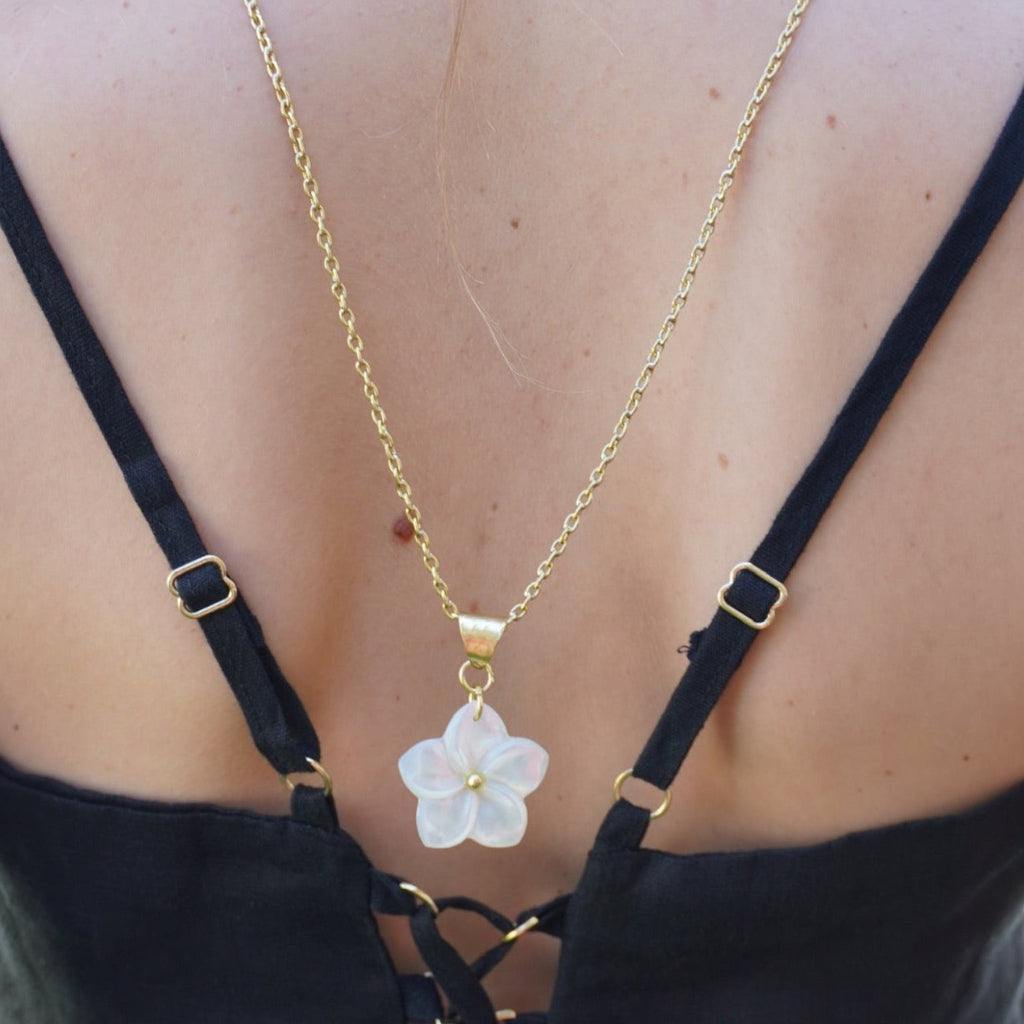 FRANGIPANI NECKLACE