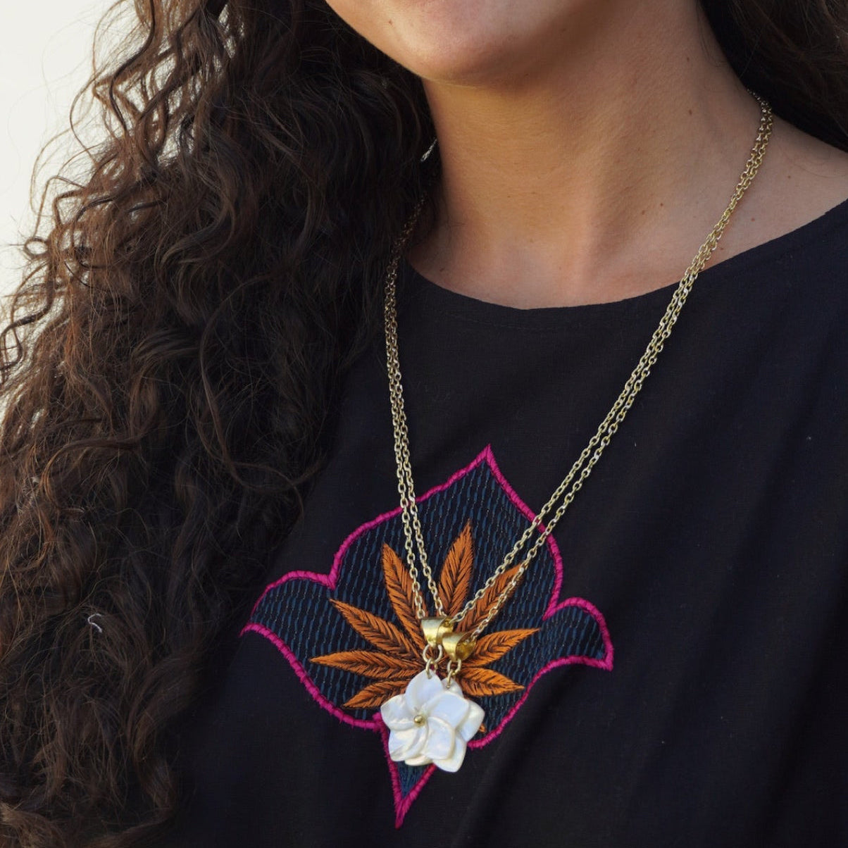 FRANGIPANI NECKLACE